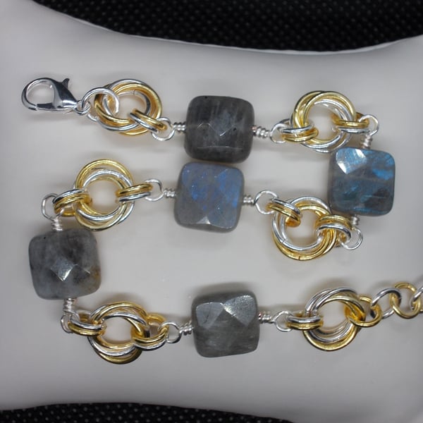 SALE - Labradorite chainmaille bracelet