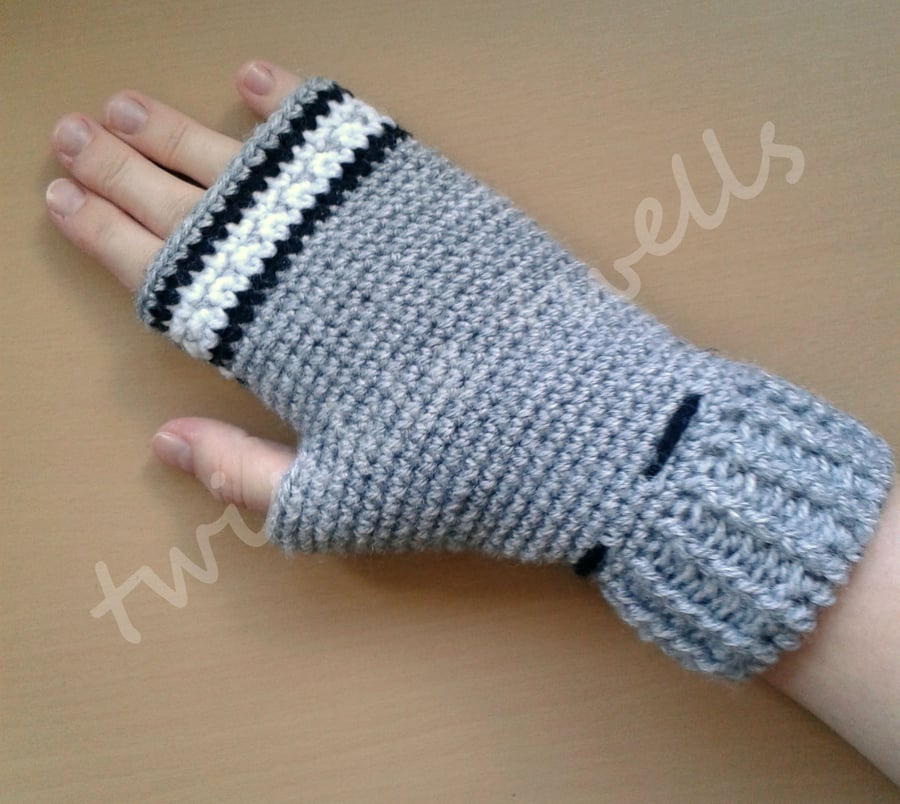Crochet Fingerless Gloves - Grey Medium-Large
