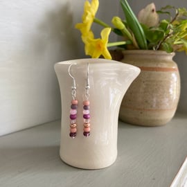 Pinky mauve mix seed bead earrings, silver-plated