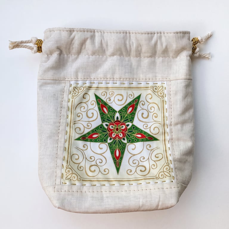 Double Sided Fabric Christmas Gift Bag – Star and Bow Bauble Motif 