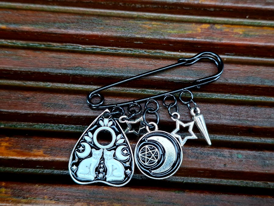 Safety Pin Brooch Badge black charms alternative emo skull ouija witch Valloween