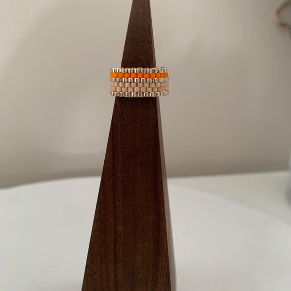 Lovely and delicate beaded ring