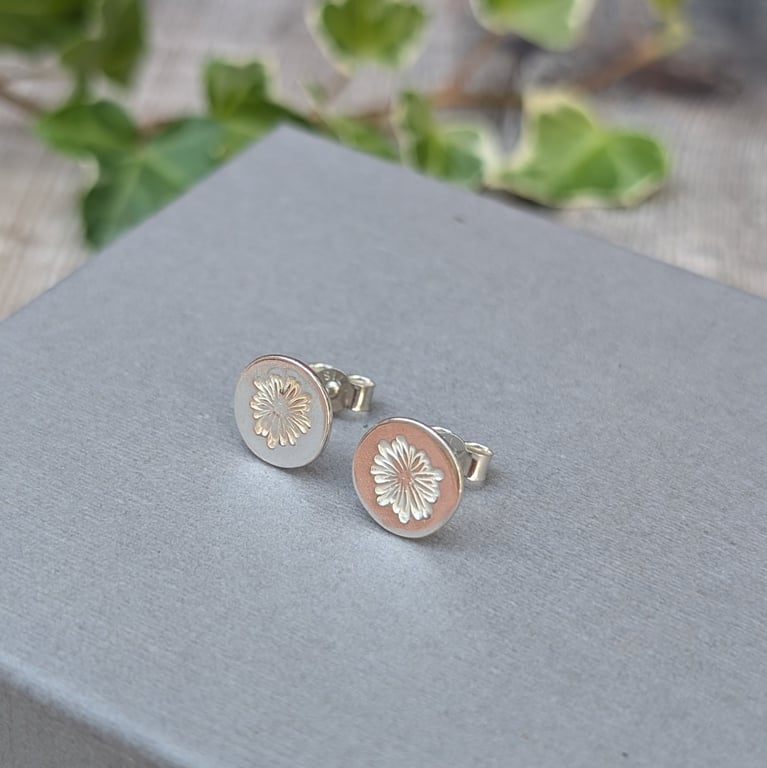 Sterling Silver Daisy Flower Disc Stud Earrings - JBJ3022