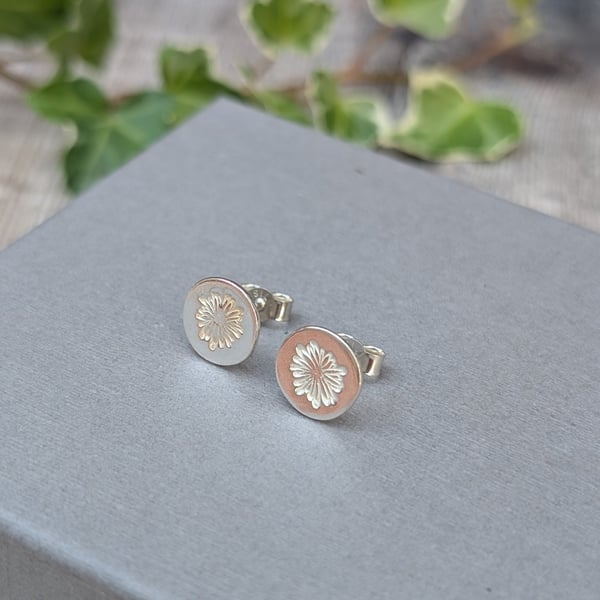 Sterling Silver Daisy Flower Disc Stud Earrings - JBJ3022