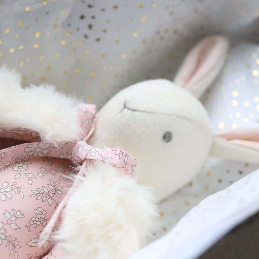 Custom Heirloom Rabbit and additional clothing for Catriona