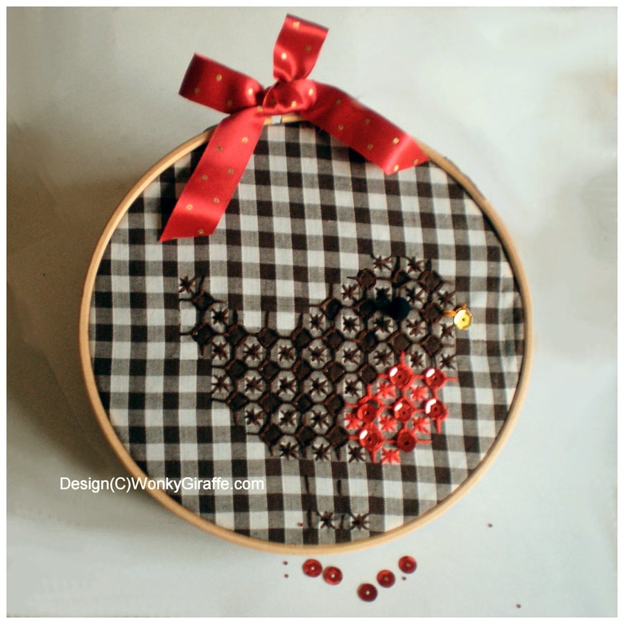 Robin Embroidery Hoop Kit hanging decoration chicken scratch cross stitch