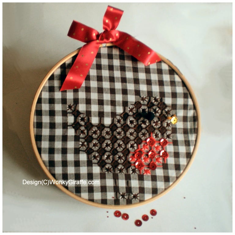 Robin Embroidery Hoop Kit hanging decoration chicken scratch cross stitch