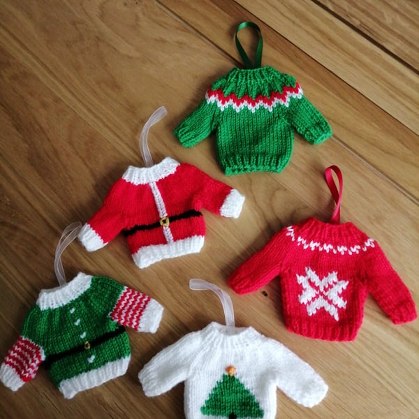 Mini Christmas jumpers (set of 5)