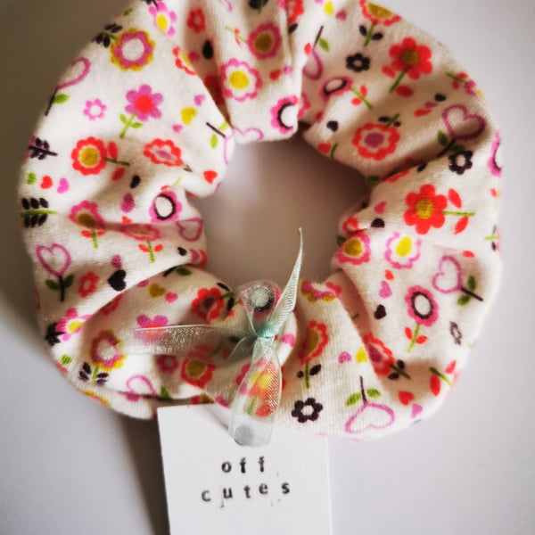 Cartoon Flowers Scrunchie 