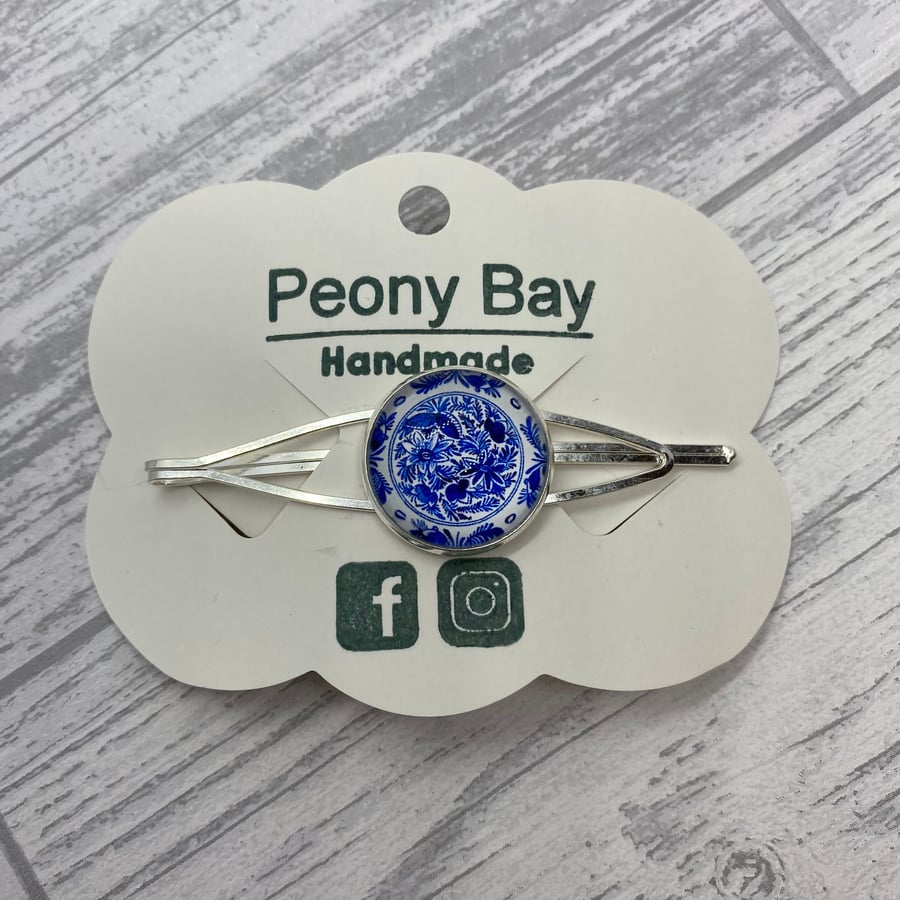 Blue hair clip, hair slide