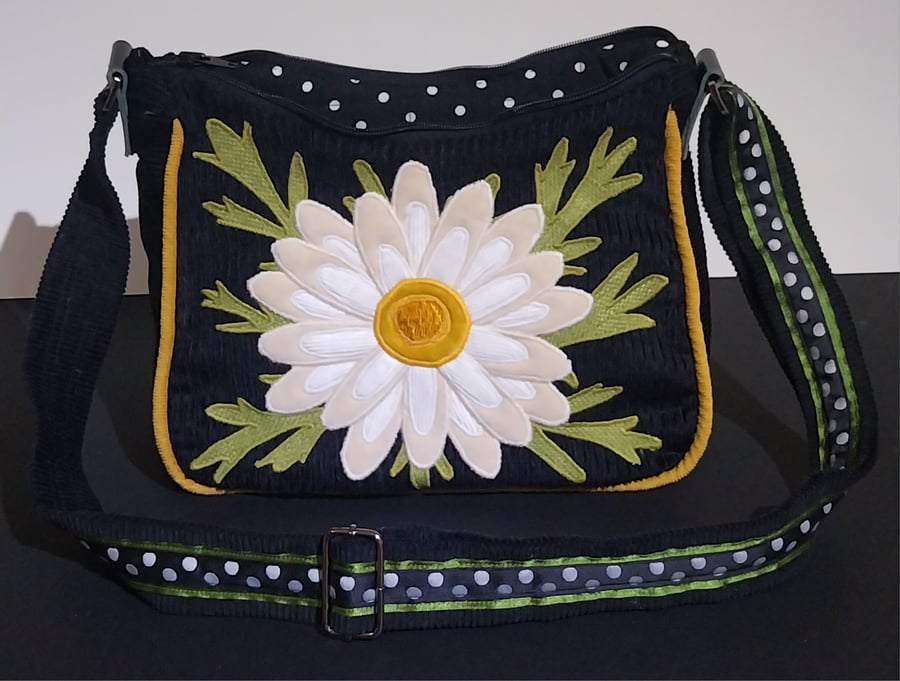 Traditional Daisy Handbag