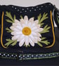 Traditional Daisy Handbag - Image 1