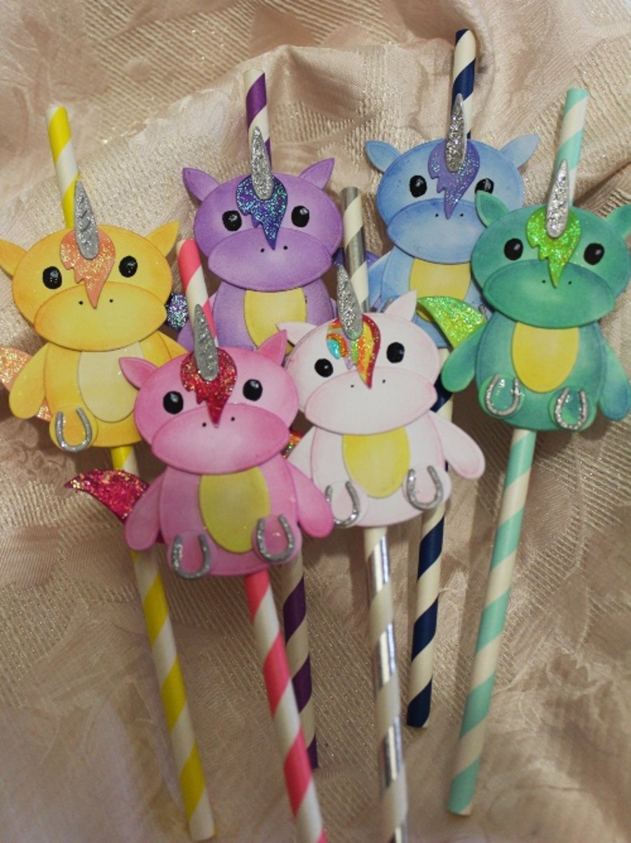 Coloured Striped Straws With Unicorn  Tags x 8
