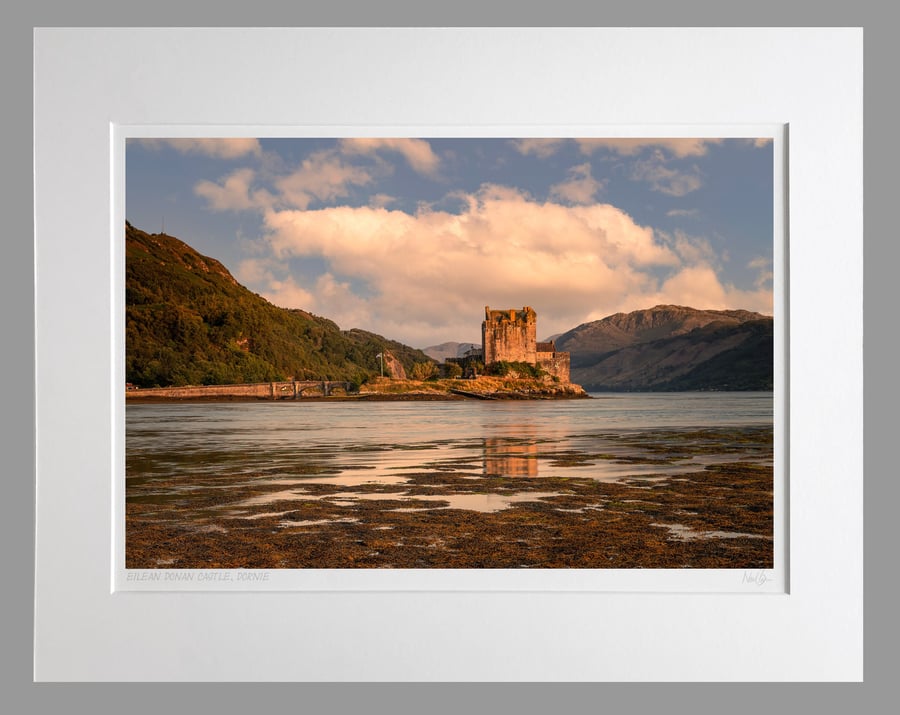 Eilean Donan Castle, Dornie, Scotland - A3 (50x40cm) Unframed Print