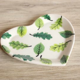 Small Heart Dish - Green Beech and Oak Leaves, Pattern