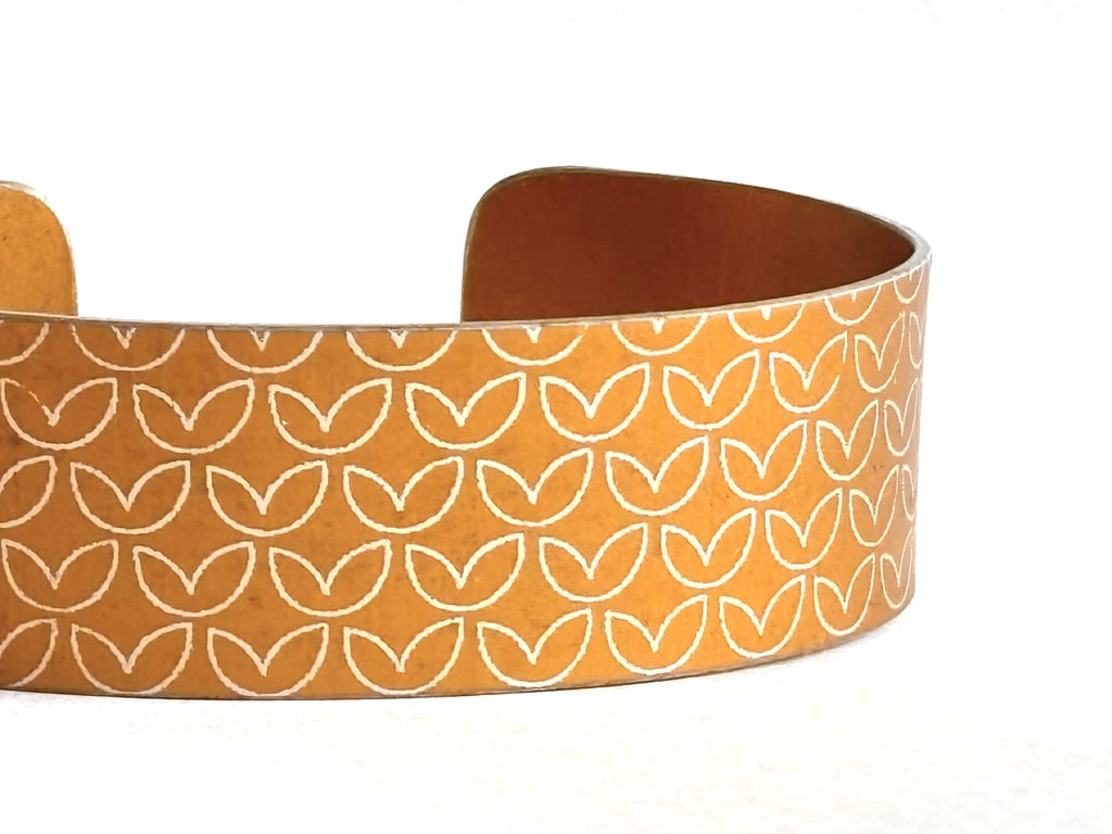 Leaf pattern aluminium cuff light mustard - second