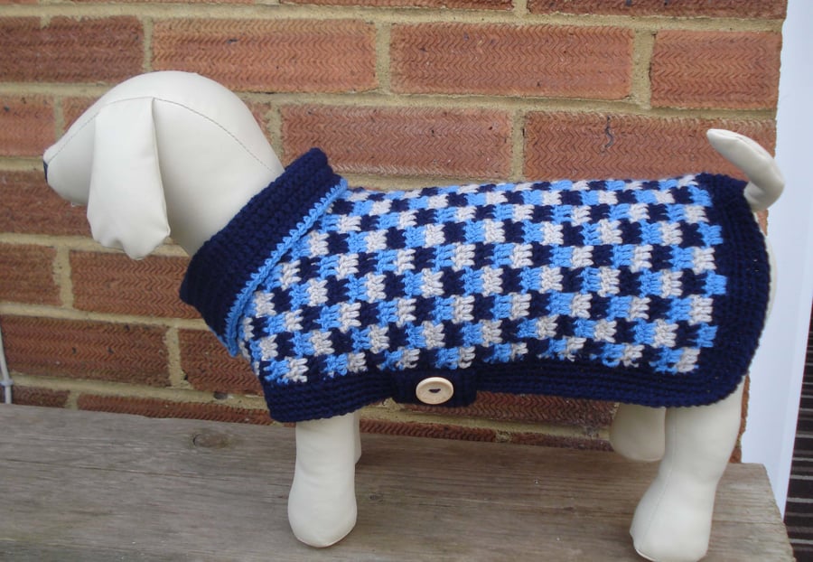Medium Sized Crochet Dog Coat Jumper In Blues And Cream (R702)