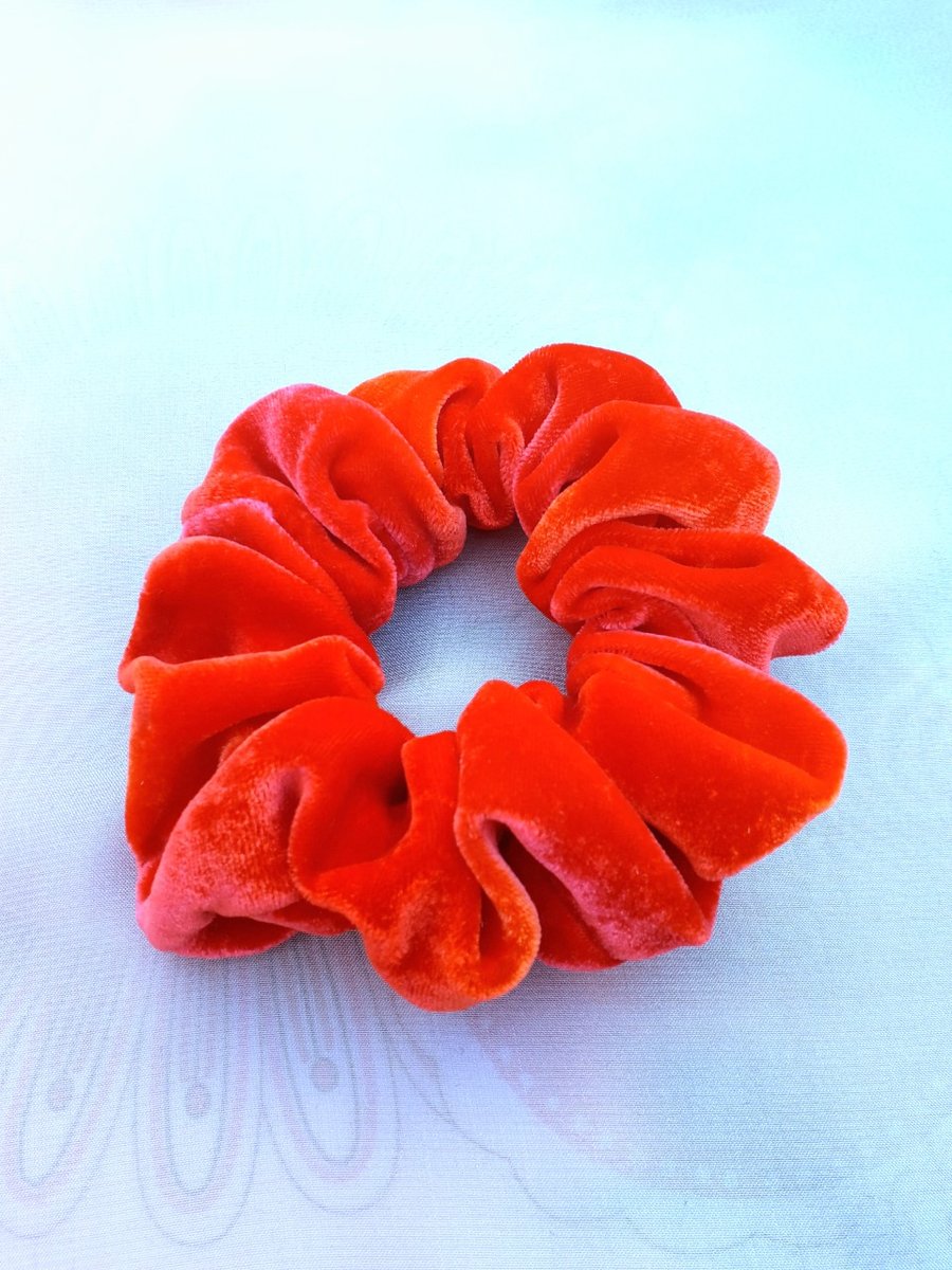 Chilli red scrunchie.