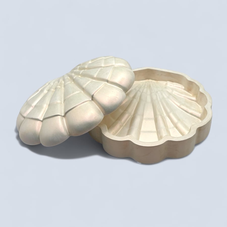 Pearlescent Shell Shaped Jewellery Box With a Matching Lid (SHP1 & SHP2)