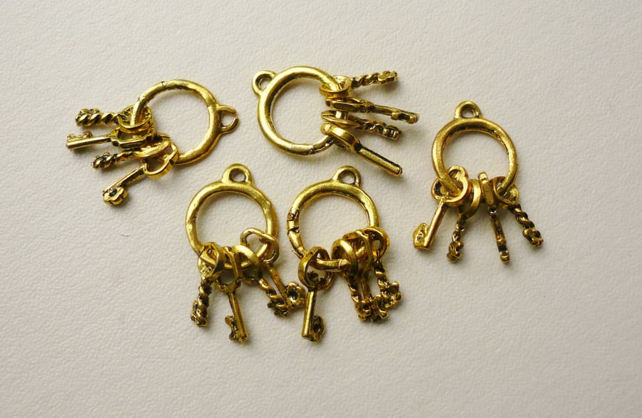 5   Gold Tone Bunches of Keys Charms