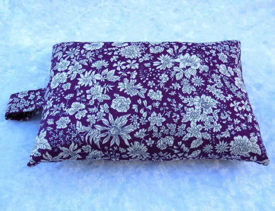 Mouse wrist rest, wrist support, floral, Liberty cotton