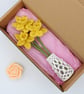 macrame flower daffodils and vase - Image 9