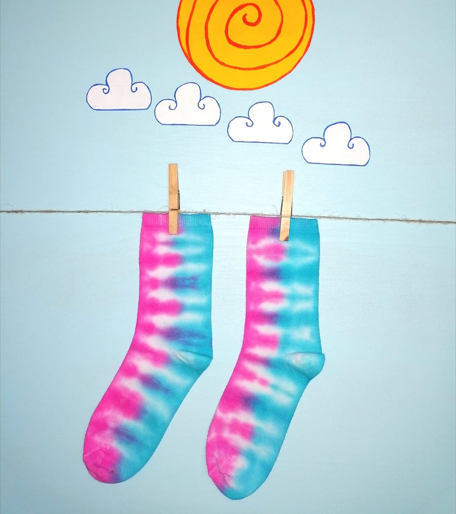 Adults Tie Dye socks - size 3.5 - 5.5