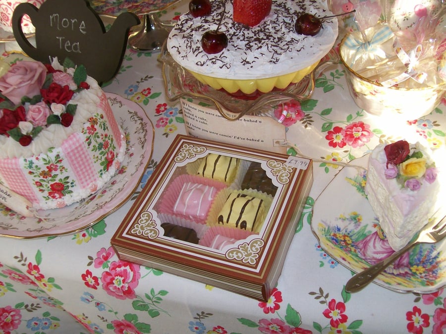 Sweet Set of 6 Fake French Fondant Fancies Fake Cakes China Cake Stand Shop Disp