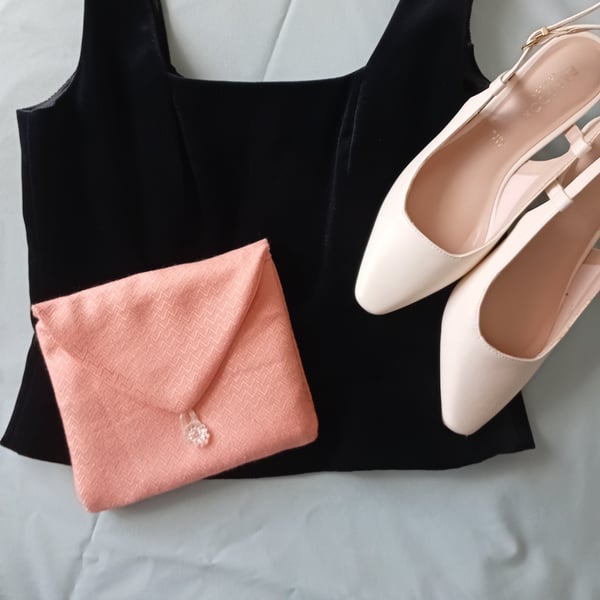 Clutch bag in peach. Purse, small handbag, pouch. Evening or wedding accessory