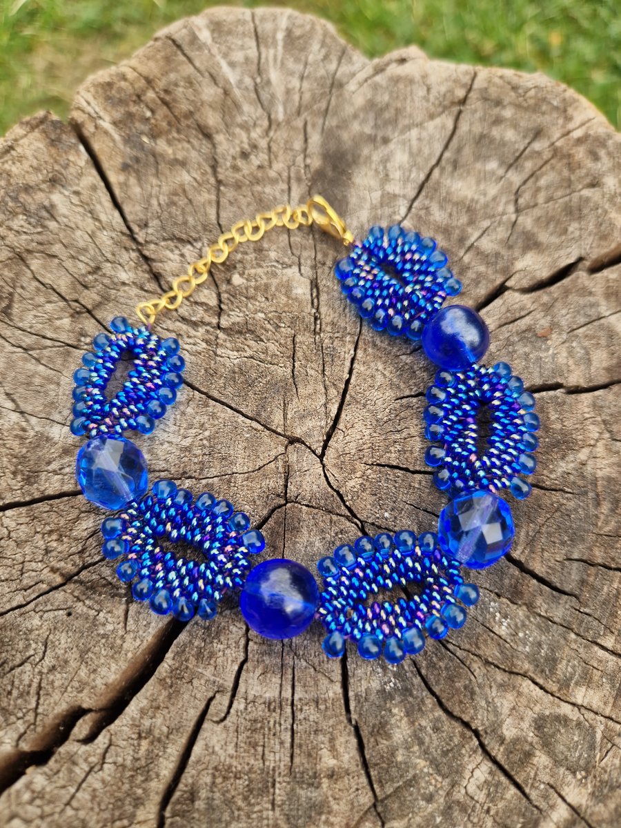 Royal blue chunky beaded oval beaded and adjustable bracelet
