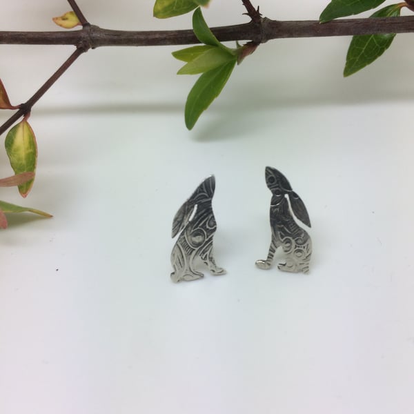 Gazing hare earrings