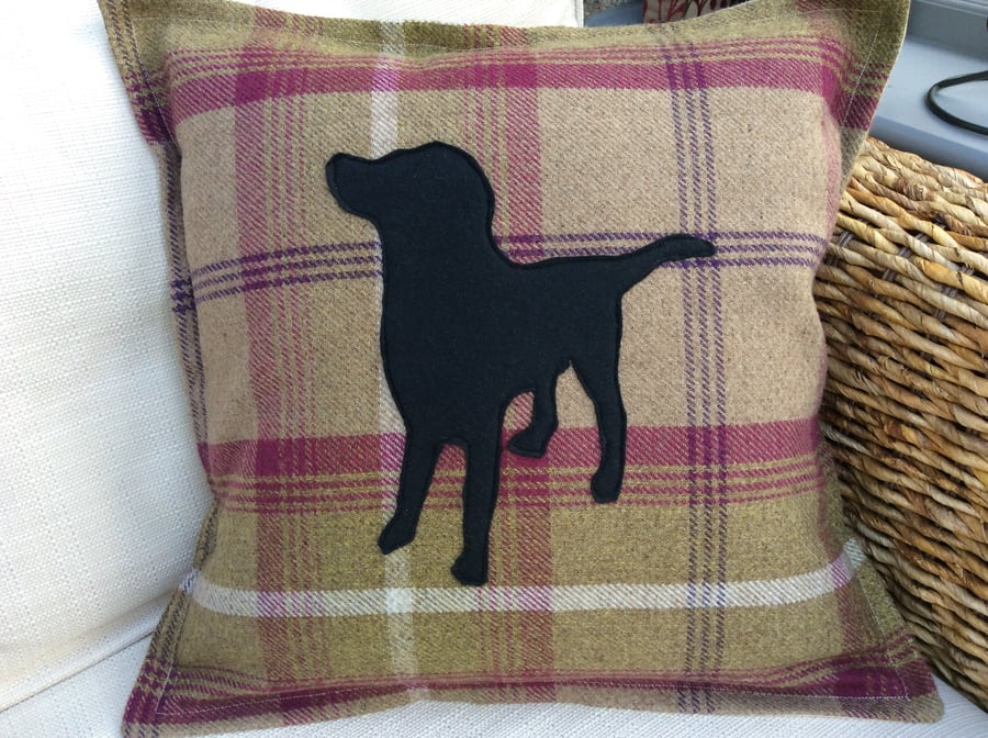 Labrador cushion cover. Please message if you would like another breed. 
