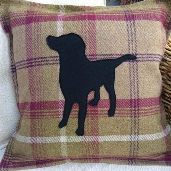 Labrador cushion cover. Please message if you would like another breed. 