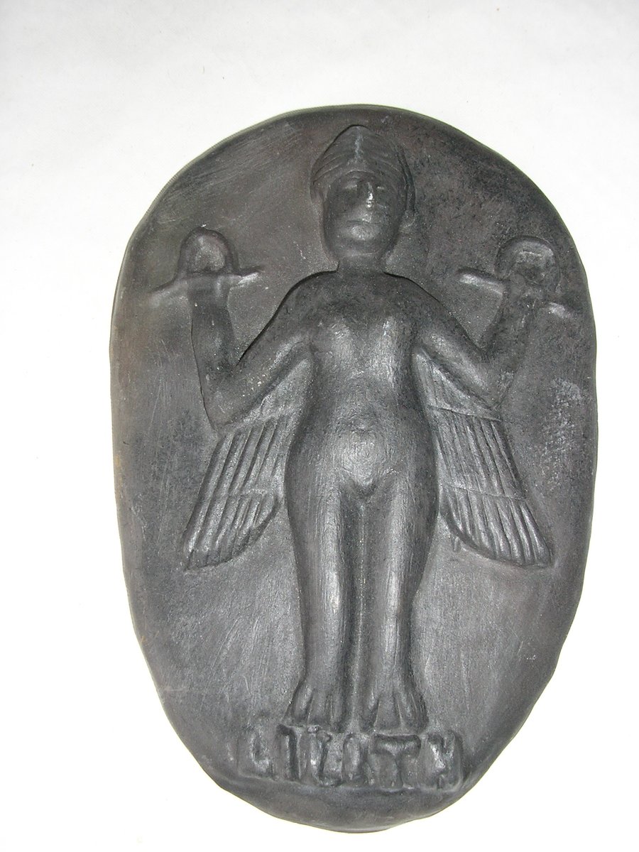 INANNA OR LILITH SUMERIAN GODDESS EARTHENWARE WALL PLAQUE 20 CMS X 13 CMS