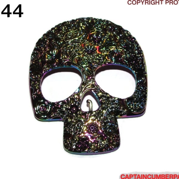 Large petrol coloured sugar skull UN44