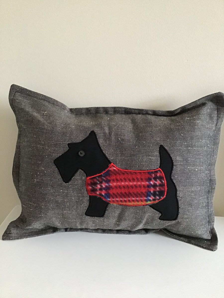 Scottie dog appliquéd cushion 