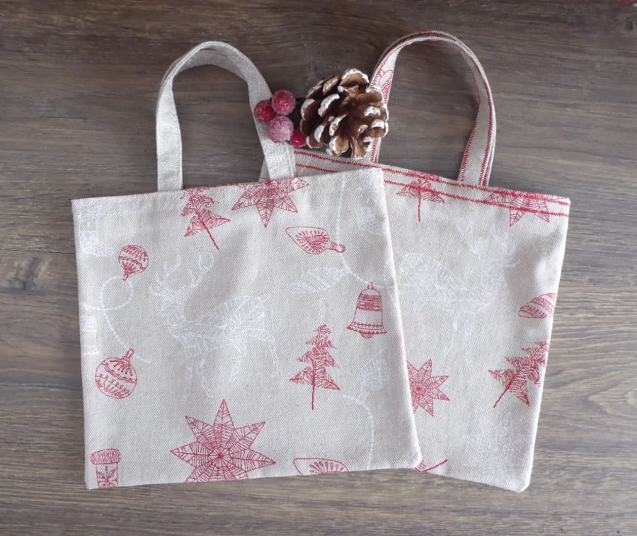 CHRISTMAS TOTE STYLE TEXTILE GIFT BAG