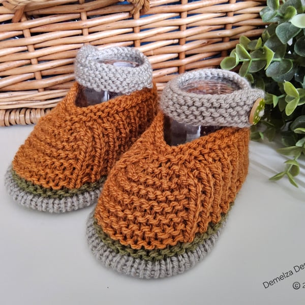 Designer Baby Boy's Hand Knitted Shoes   3 - 6 months size