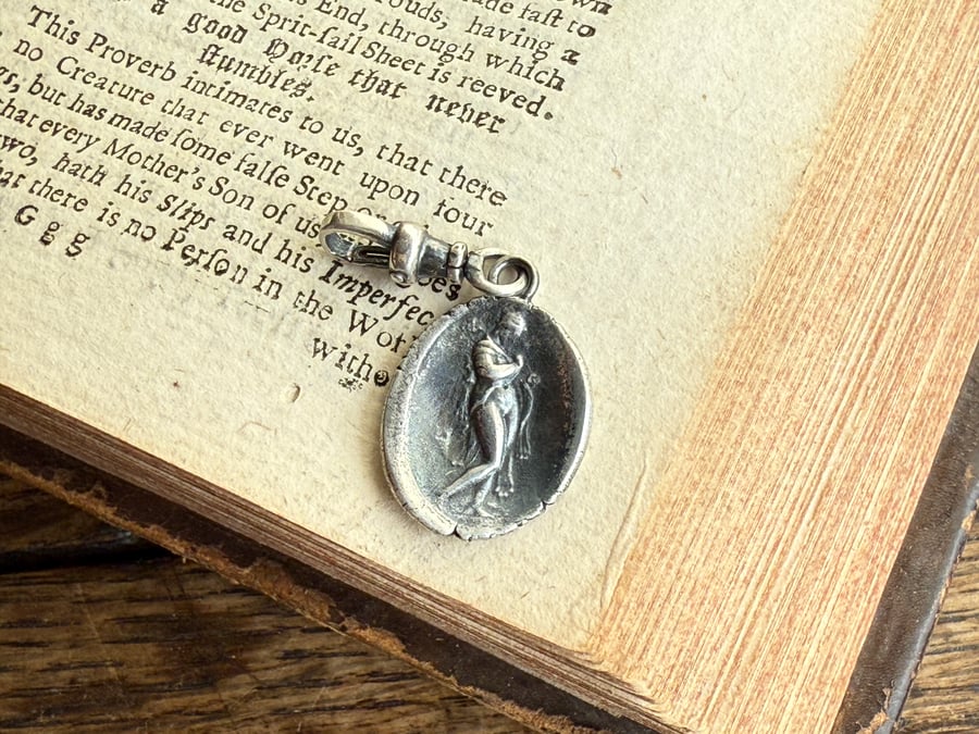 Double Sided Classical Lady & Arrow Wax Seal Clip On Pendant Charm