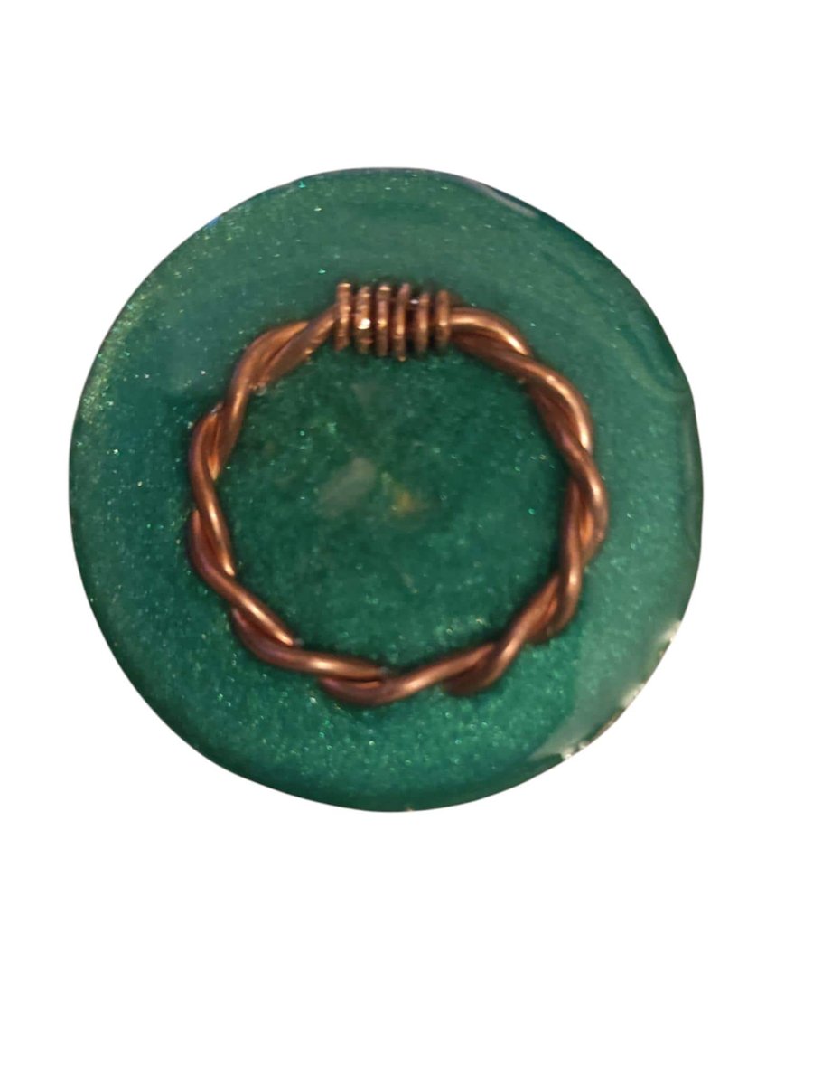 Pocket Puk Tensor Ring, Emerald Green Crushed Quartz, 144Mhz. size M 3.8cm Dia