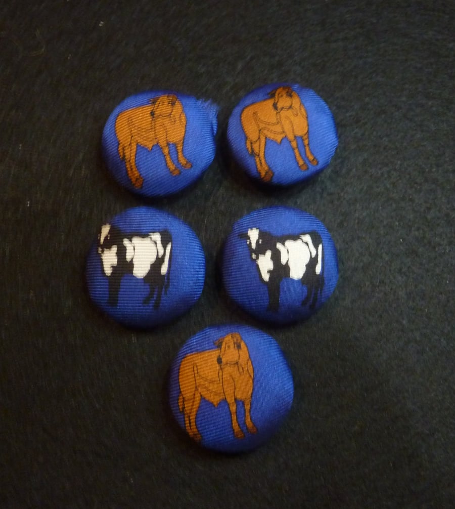 5 Cow Silk Buttons 3 South Devon Red? 2 Black White Holstein-Friesian? 2.5cm