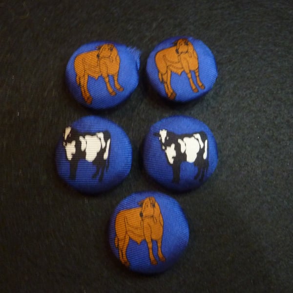 5 Cow Silk Buttons 3 South Devon Red? 2 Black White Holstein-Friesian? 2.5cm