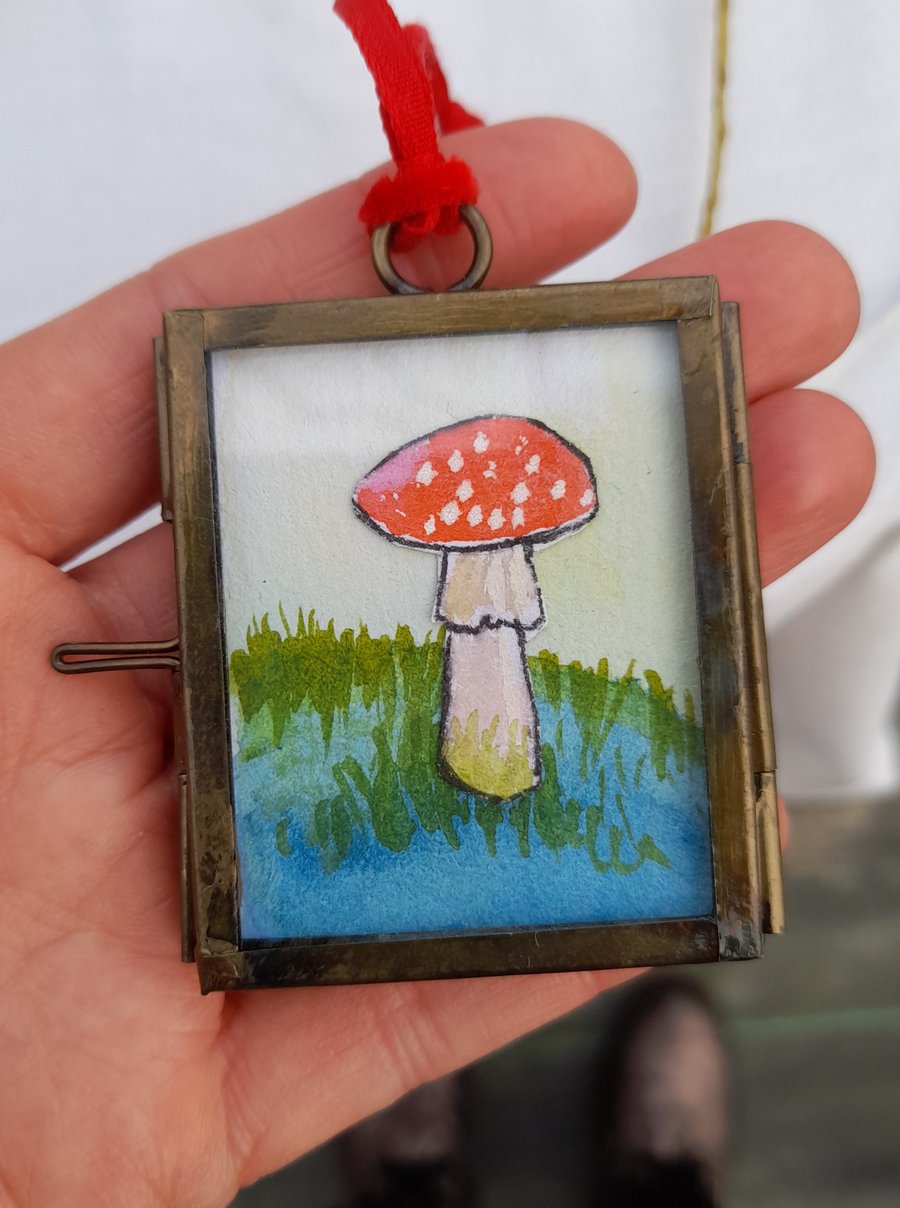 Hand Painted Mini Christmas Mushroom Decoration