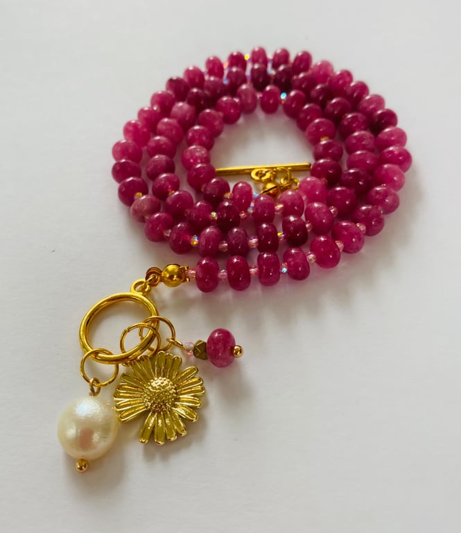 Fushcia dyed agate rondelle  necklace 