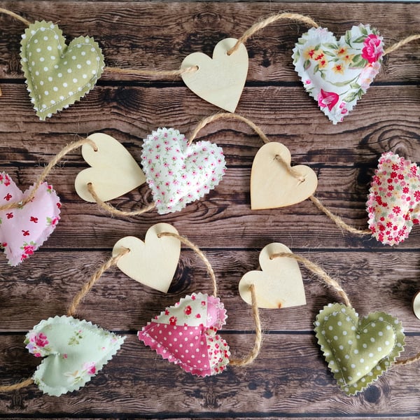 Ditsy Floral Padded fabric & Wooden Hearts Garland 