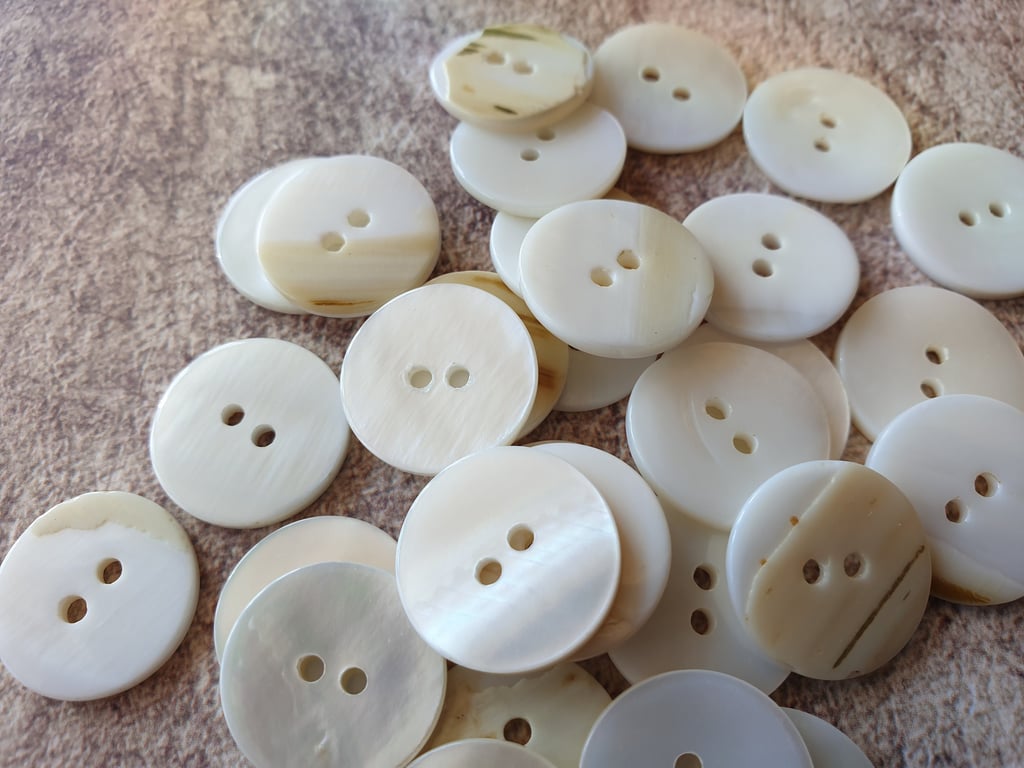 18mm almost 3 4" River Shell Rainbow