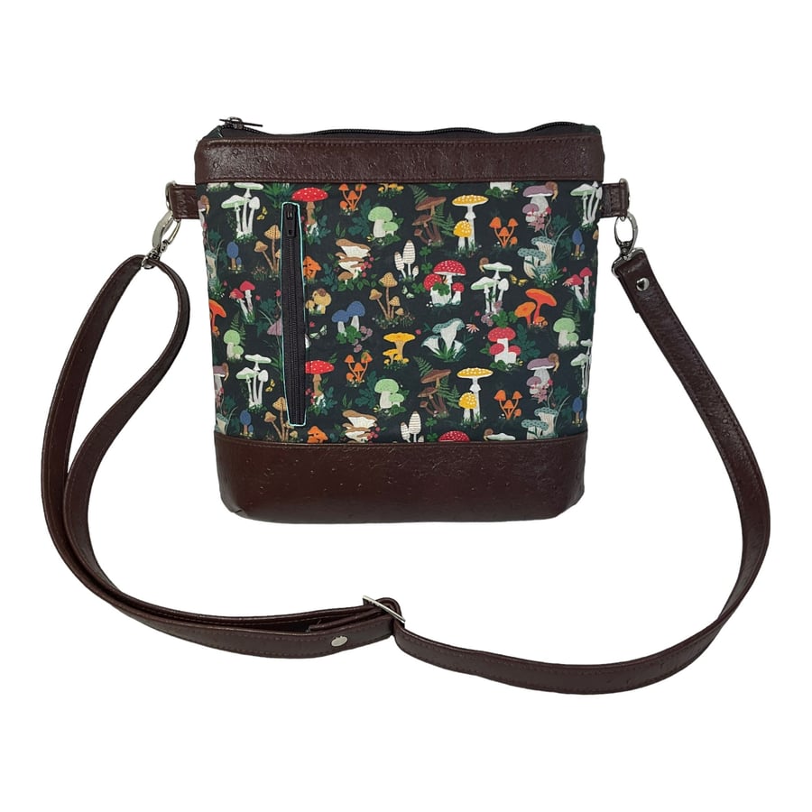 Handbag in faux leather and botanical print, vegan ladies gift, crossbody bag, s