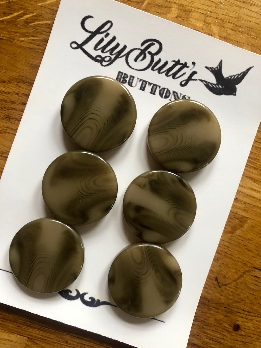 6 Vintage 'Horn' Buttons - 34mm