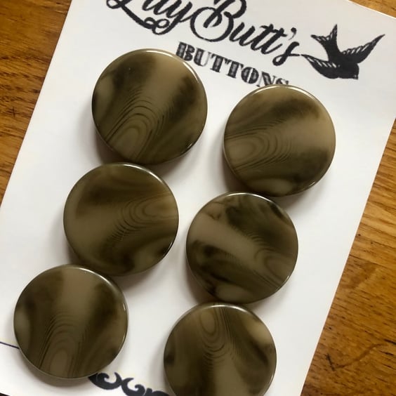 6 Vintage 'Horn' Buttons - 34mm