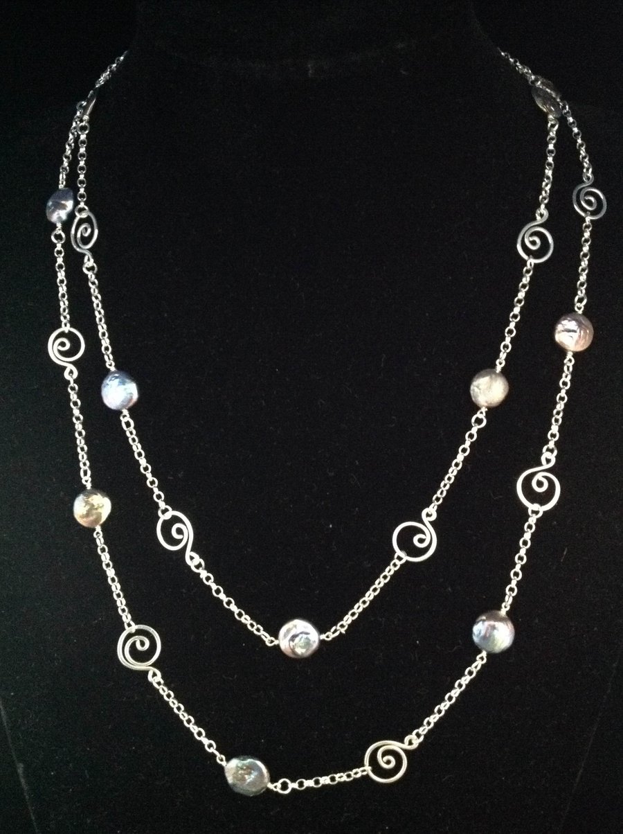 Silver and pearl necklace